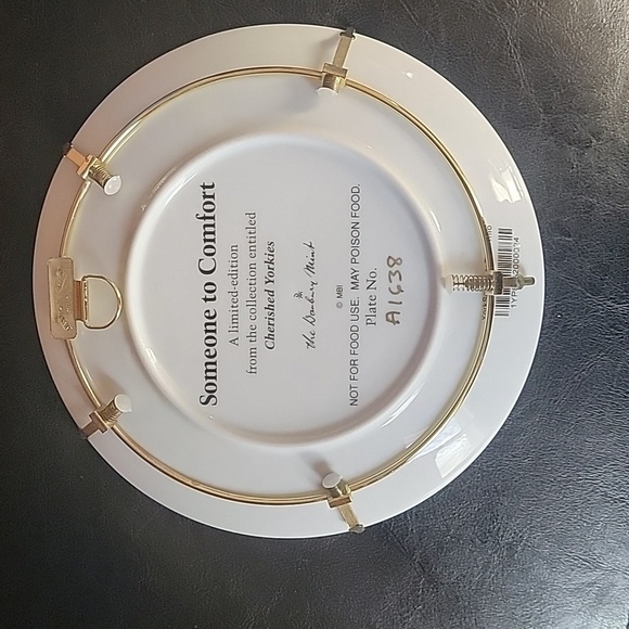 Vintage Danbury Mint., Someone to Comfort Yorkie Collector Plate - Picture 3 of 4